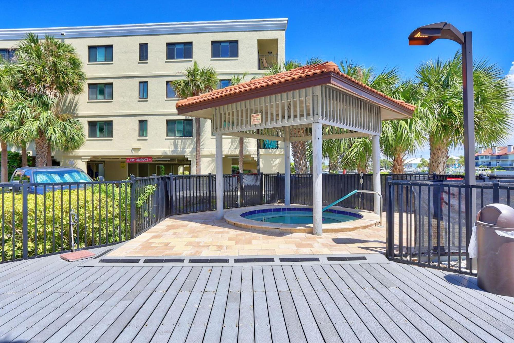 Land'S End 9-301 Beach Front-Premier Villa St. Pete Beach Exterior photo