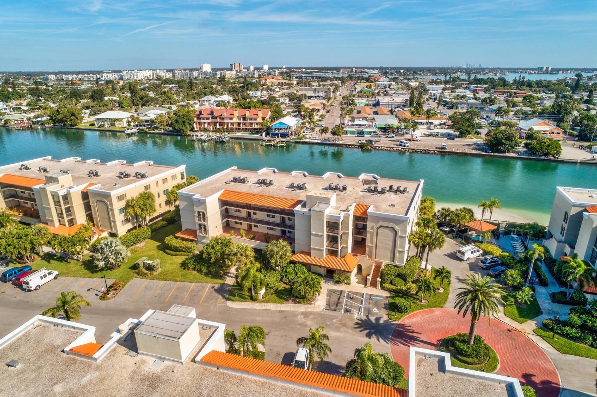 Land'S End 9-301 Beach Front-Premier Villa St. Pete Beach Exterior photo