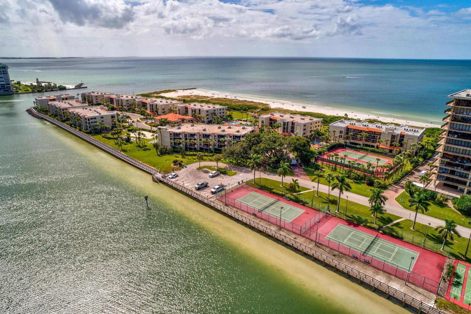 Land'S End 9-301 Beach Front-Premier Villa St. Pete Beach Exterior photo