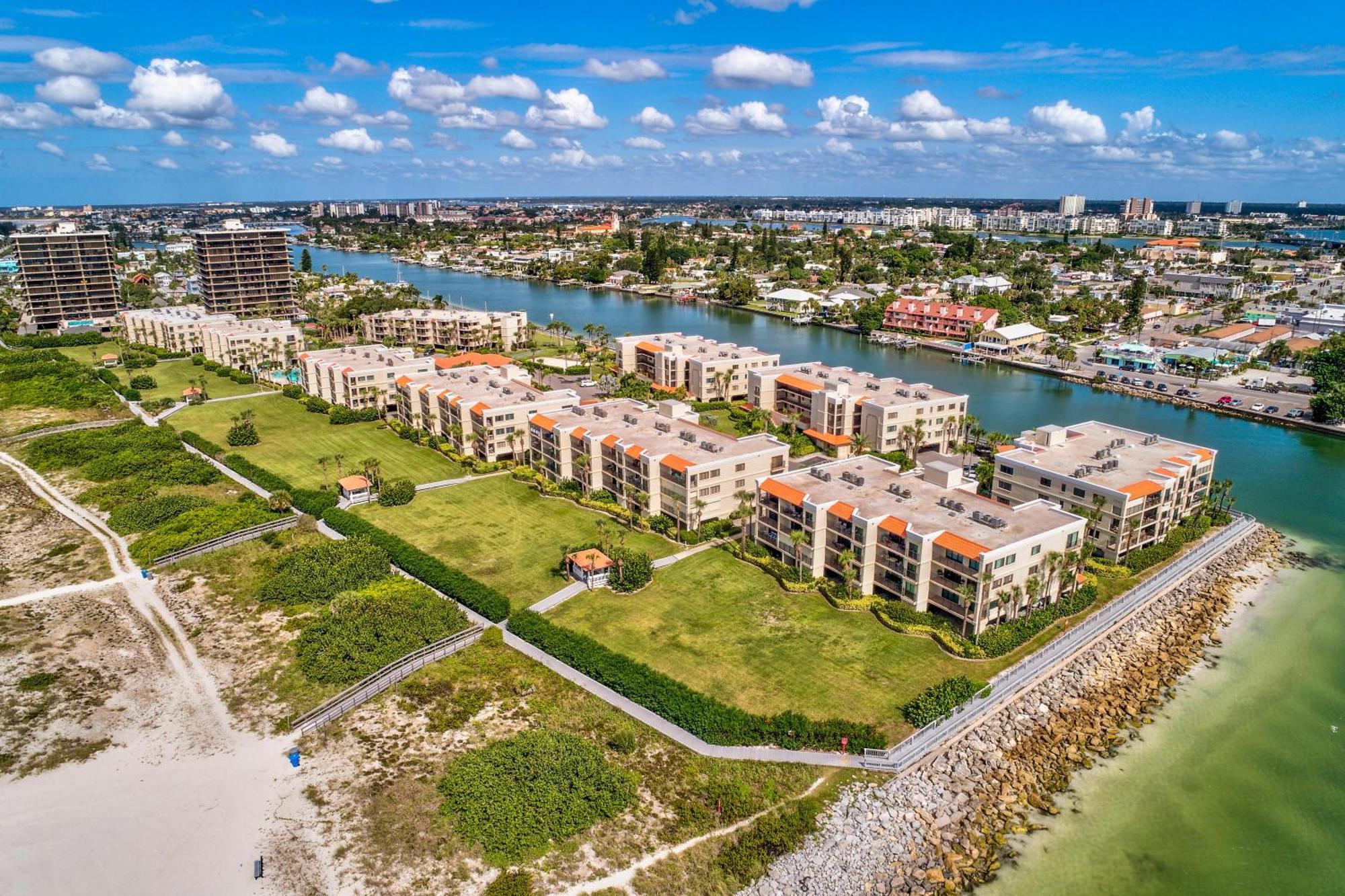 Land'S End 9-301 Beach Front-Premier Villa St. Pete Beach Exterior photo